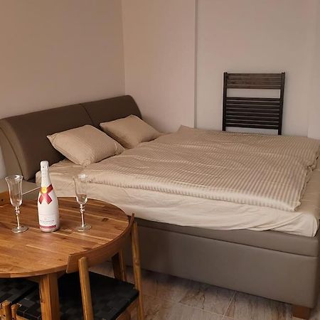 Luxusni Apartman Nedaleko Centra Praha Bagian luar foto