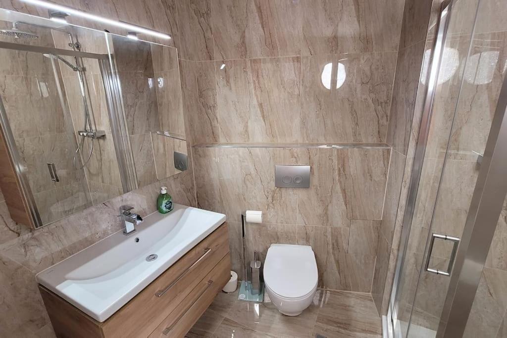 Luxusni Apartman Nedaleko Centra Praha Bagian luar foto