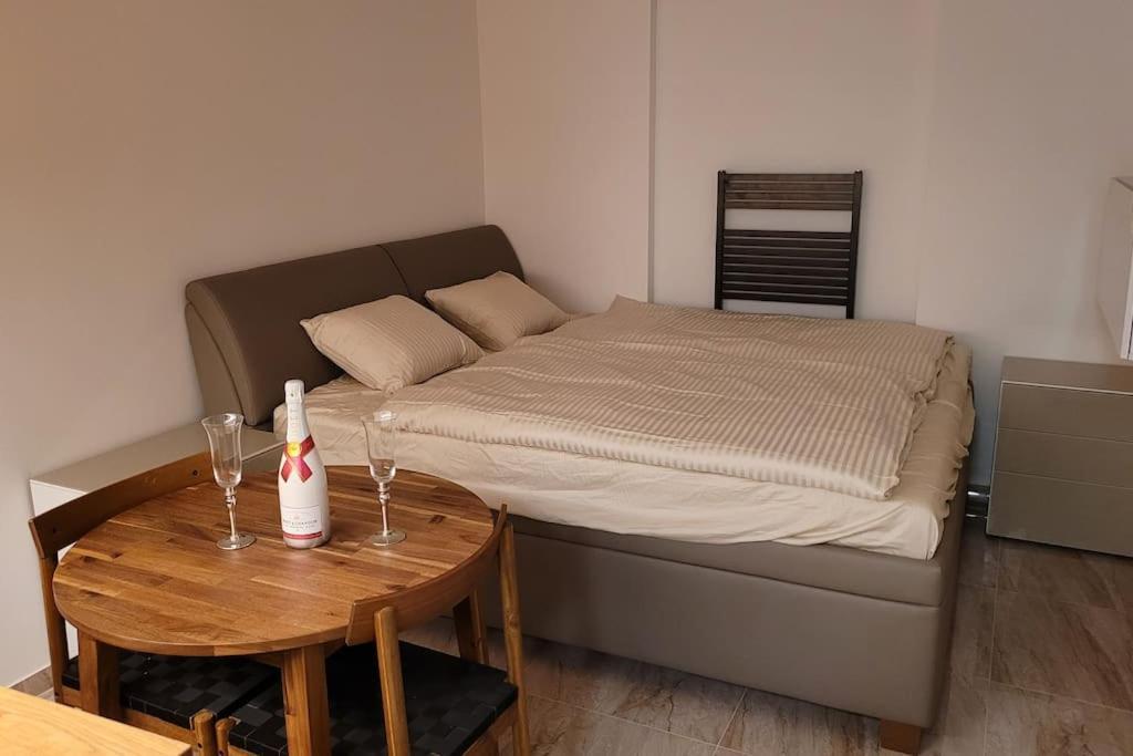 Luxusni Apartman Nedaleko Centra Praha Bagian luar foto