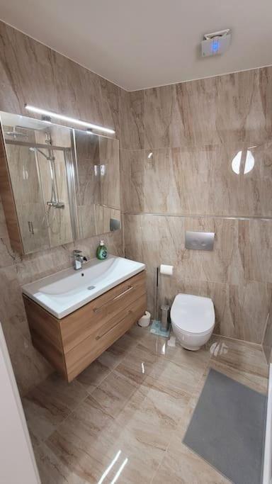 Luxusni Apartman Nedaleko Centra Praha Bagian luar foto