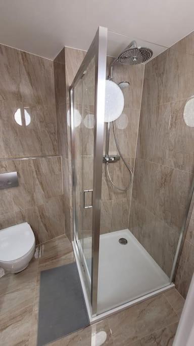 Luxusni Apartman Nedaleko Centra Praha Bagian luar foto