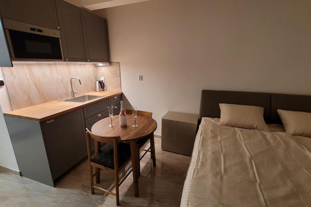 Luxusni Apartman Nedaleko Centra Praha Bagian luar foto