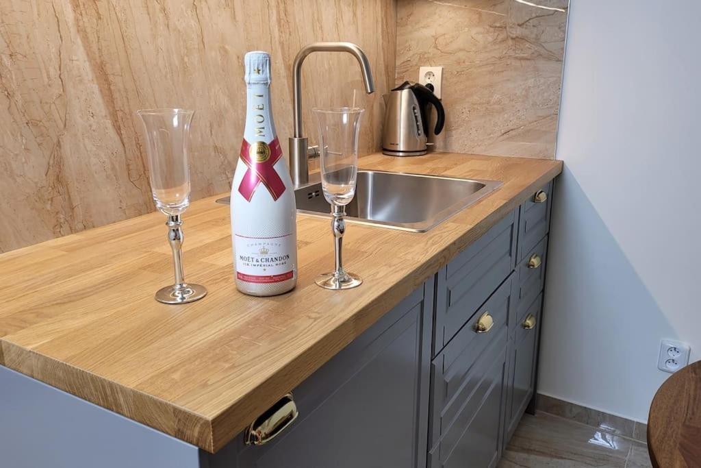 Luxusni Apartman Nedaleko Centra Praha Bagian luar foto
